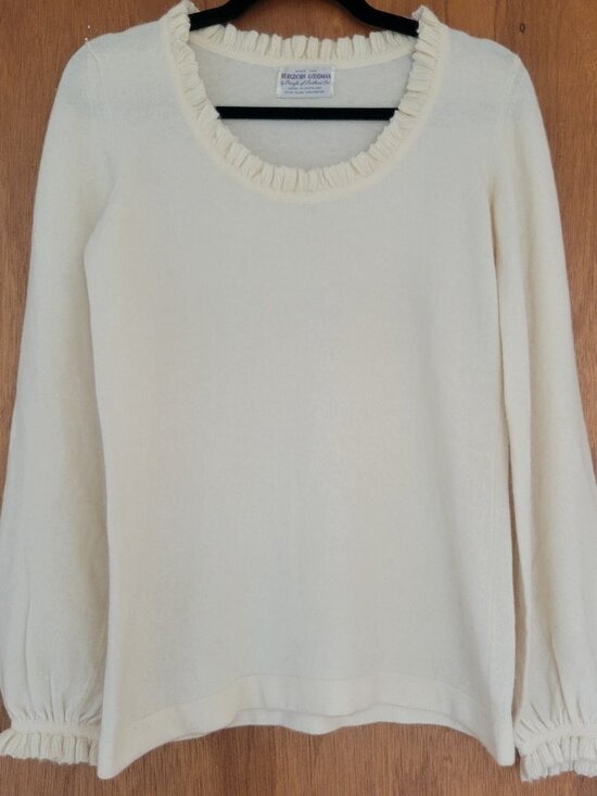 Pringle Sweaters - Vintage Pringle of Scotland for Bergdorf Goodman 100% Pure Cashmere Sweater |